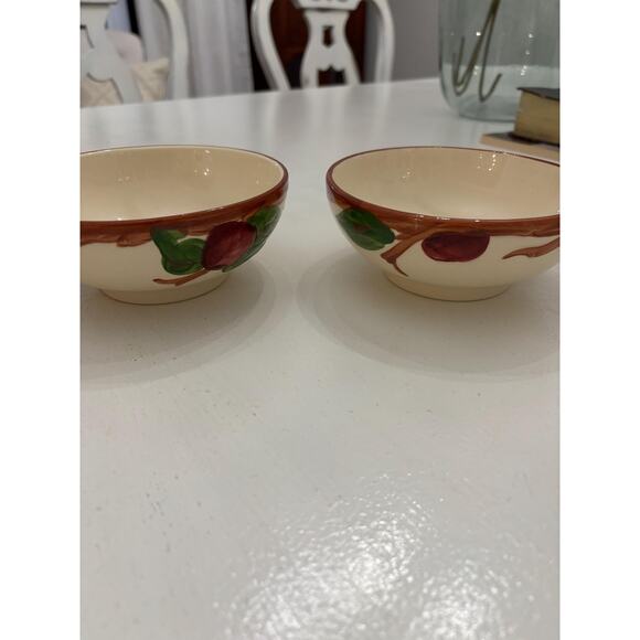 2 Franciscan Apple Pattern 5 1/4” dessert bowls . Excellent condition vintage - Picture 4 of 4